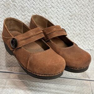 Dansko Womens 39 Bronze Brown Suede Mary Jane Clog Button Strap Soft Academia